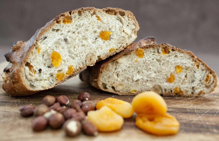 Pain louise abricots noisettes 3+1