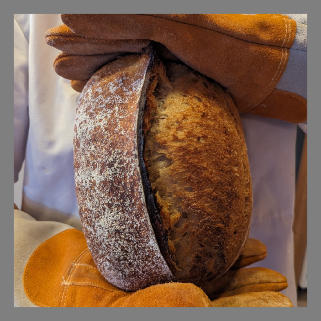 PAIN DE CAMPAGNE - 750g Farine T80 Bio, Farine de seigle Bio, levain, sel, eau.