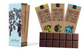 L’étui de 3 tablettes de chocolat noir 240 g net 13,50 €* 10,80 €** Chocolat noir Côte d’Ivoire, chocolat noir Équateur, chocolat noir et praliné à 13.50€