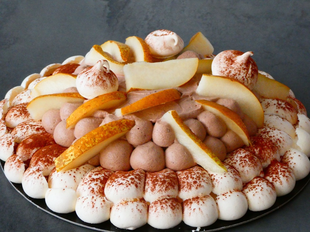 Pavlova Chocolat Poire, 6personnes.  Meringue, Ganache chocolat noir, Poires vendredi  07 février