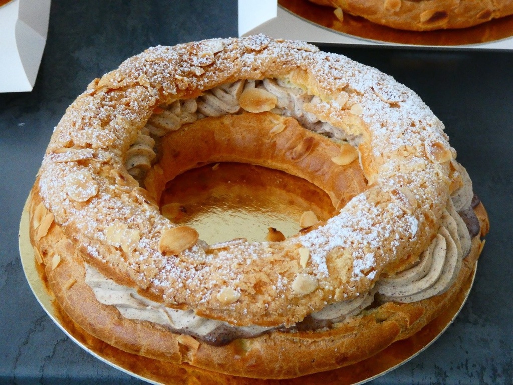 Paris Brest 6p. Pâte à chou, Crème Diplomate Praliné, Insert Praliné intense. Jeudi 03 avril