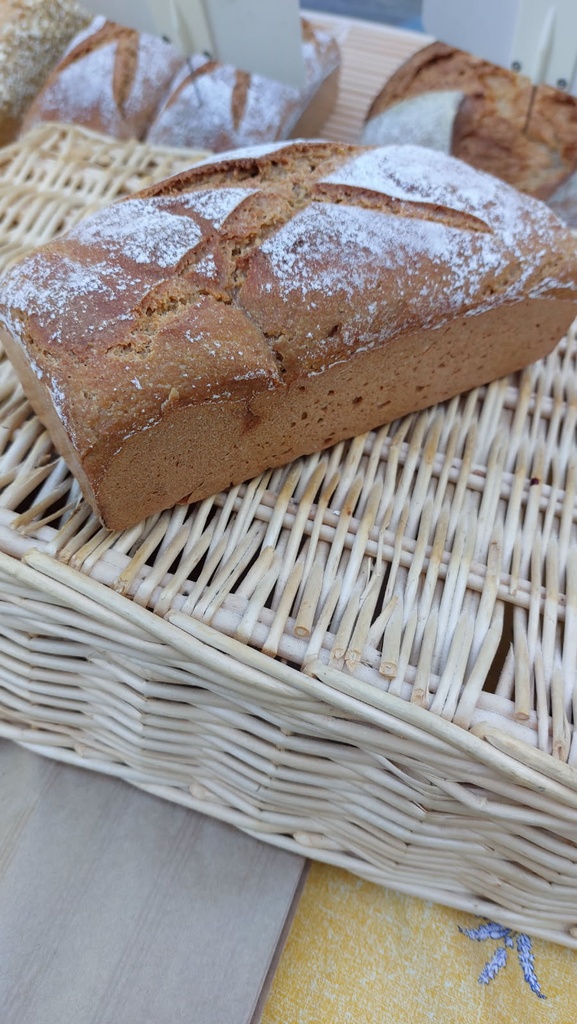 Pain de grand épeautre 100% 450g (farine de grand épeautre semi complète).