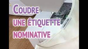 coudre une étiquette