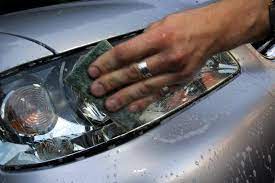 moustiques par brise et phare