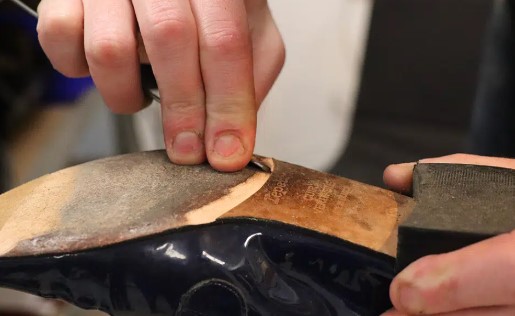 Ressemelage cuir collé