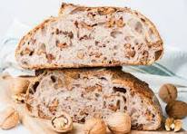 Pain Aux Noix: Ingrédients : Farine de Noix , Farine De Campagne , Noix