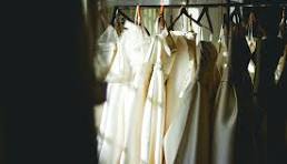 Repassage robe de cocktail