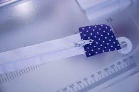 Fermeture éclair pantalon/trousers zip fastening