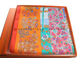 Foulard et carré de soie