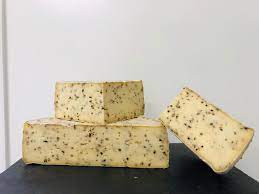 Tomme aromatisée aux poivre