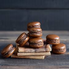 Macaron chocolat noir par 6