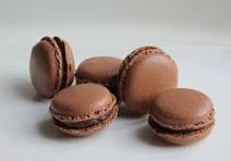 Macaron chocolat noir par 12