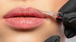 Sourcils lèvres menton