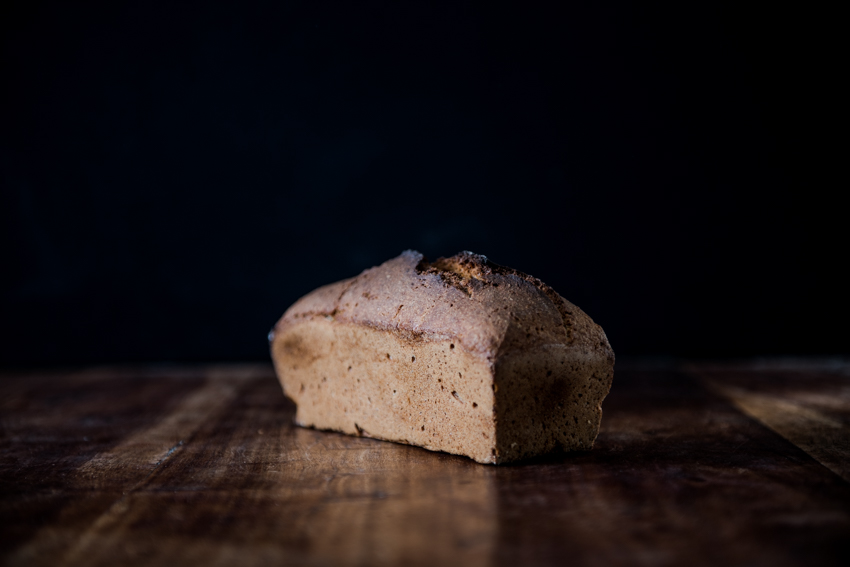 Pain de Petit épeautre (levain de seigle, farine de petit épeautre_engrain) 500g.